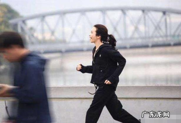 莫文蔚的腿真的投保3000万吗 莫文蔚的腿保险多少钱