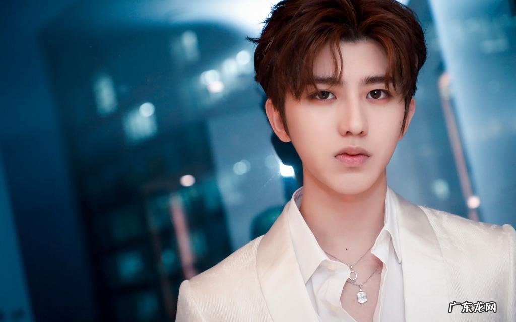 顶流偶像蔡徐坤为何走上没落 蔡徐坤是什么人