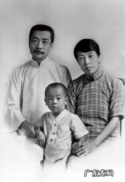 傅雷家书中什么地方让你感动 傅雷是个怎样的父亲形象