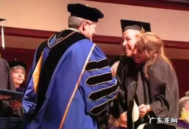 双头美女人 双头人姐妹