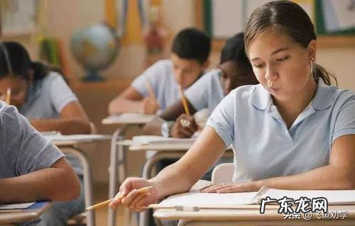 上课爱走神如何纠正 怎么教育孩子上课注意力集中