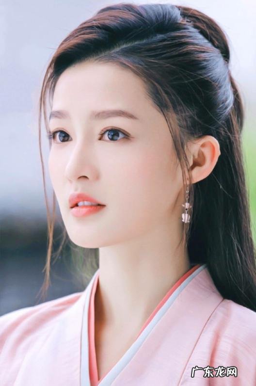 孙怡和李沁的外貌长相对比 和李沁长得像的女明星