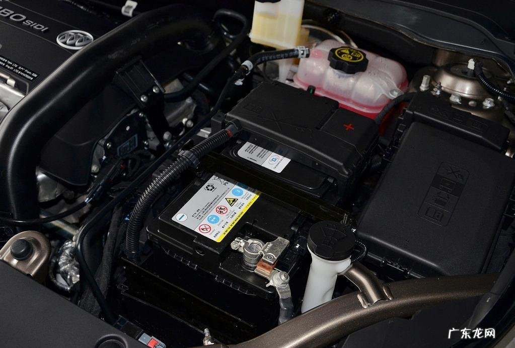 汽车电瓶亏电了正常吗 汽车一个月不开电瓶会没电吗