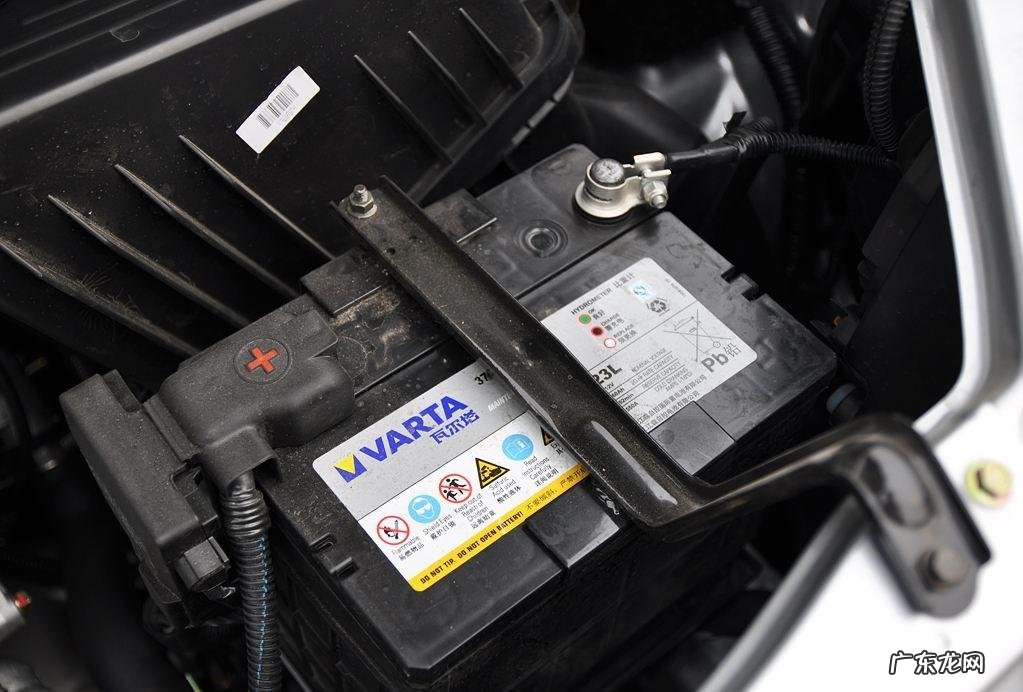 汽车电瓶亏电了正常吗 汽车一个月不开电瓶会没电吗