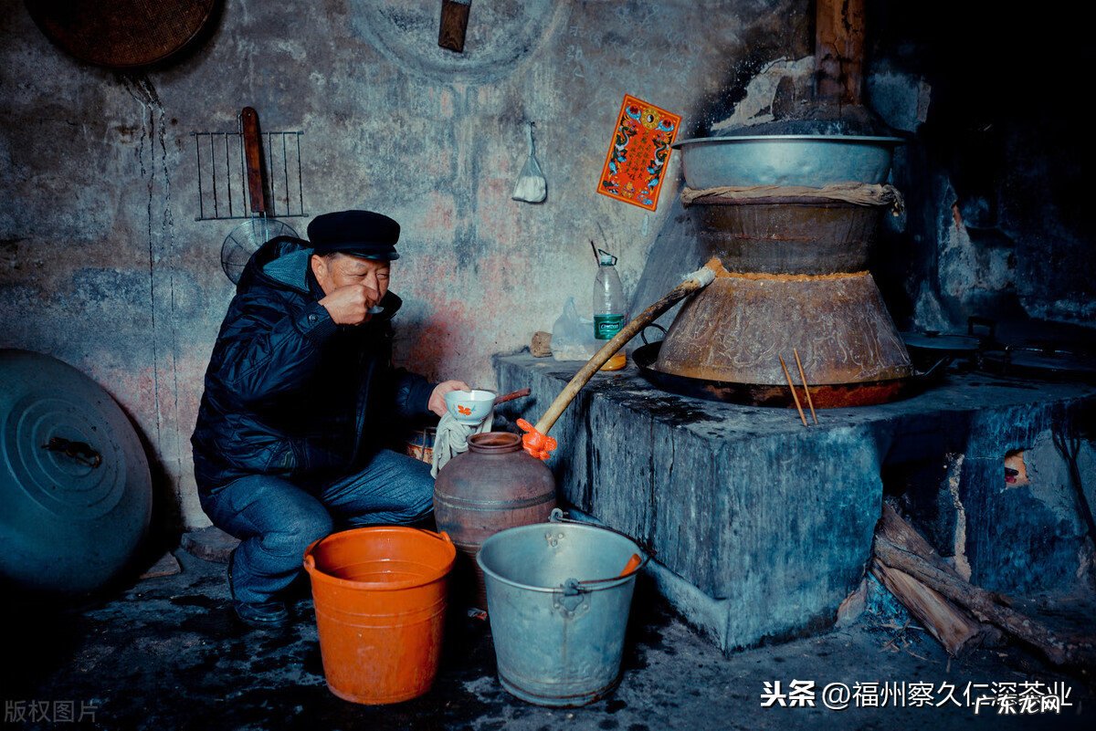 白酒泡茶叶有什么功效 茶叶跟米酒是什么意思