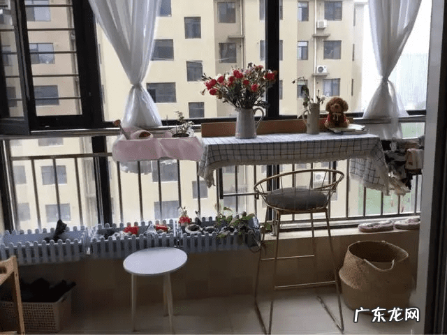 茶室主人位后面墙上风水禁忌 茶桌摆放风水方向主位后背靠窗好吗