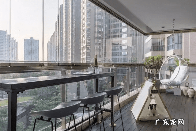 茶室主人位后面墙上风水禁忌 茶桌摆放风水方向主位后背靠窗好吗