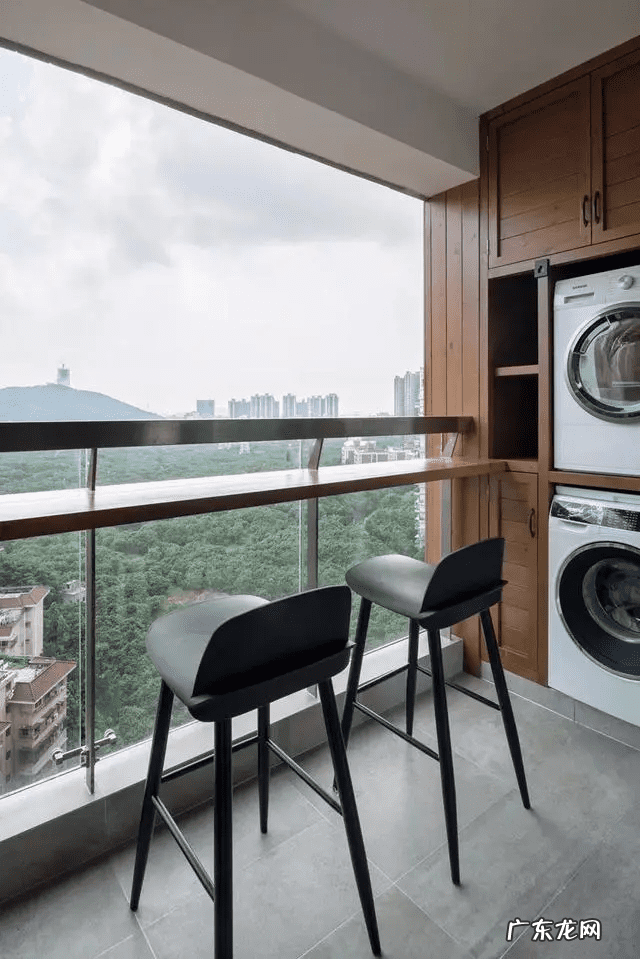 茶室主人位后面墙上风水禁忌 茶桌摆放风水方向主位后背靠窗好吗