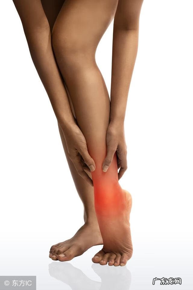 脚踝浮肿手按有凹陷 脚踝浮肿是什么原因
