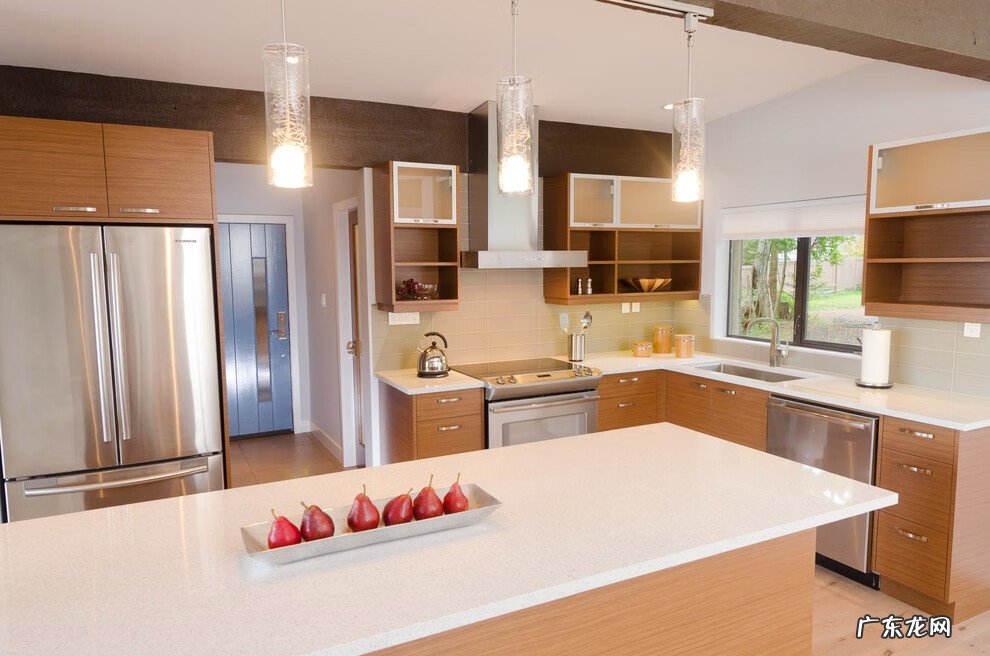 大厅蓝色窗帘吉利吗 蓝黄撞色窗帘