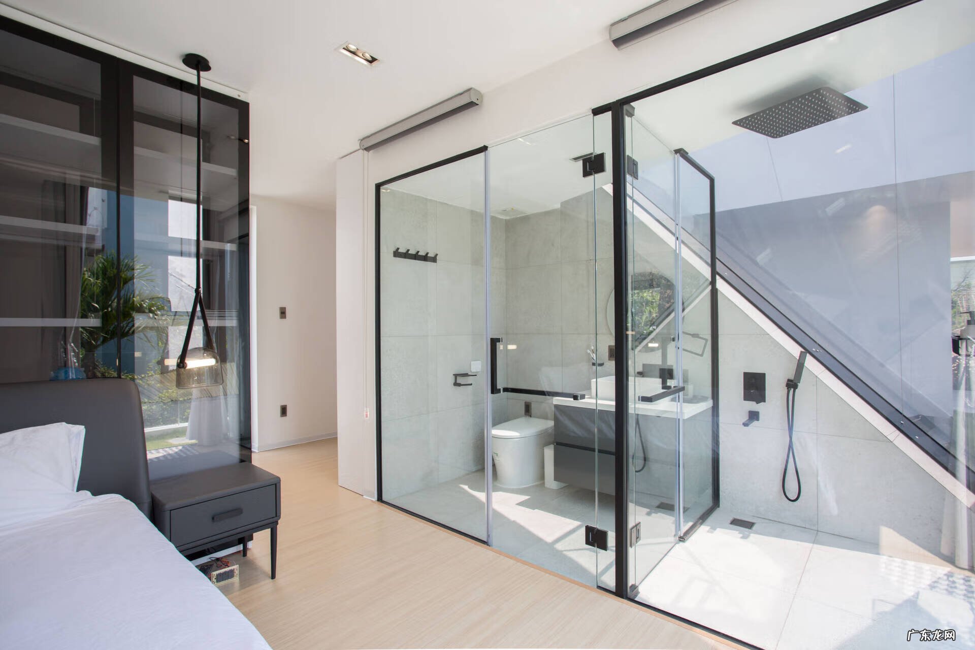 别墅二楼镂空设计 别墅客厅镂空好不好?