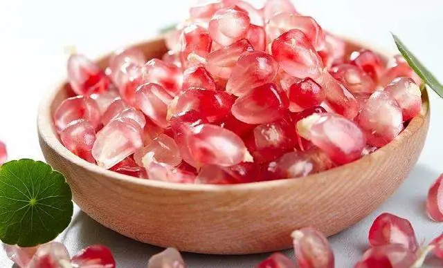 房屋西边有柿子树好不好 大门外左边有柿子树好吗