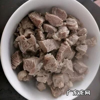 土豆烧牛肉的最简单做法 土豆烧牛肉用什么牛肉好