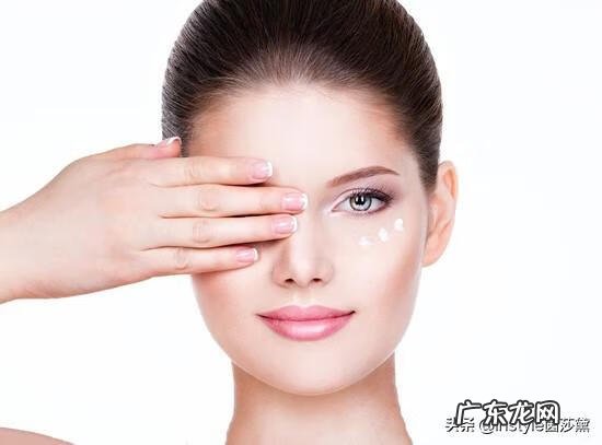 眼角的皱纹怎么能快速去除 怎么样去除眼角的皱纹