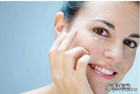 眼角的皱纹怎么能快速去除 怎么样去除眼角的皱纹