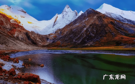 香格里拉山峰叫做什么 雅拉香布雪山图片