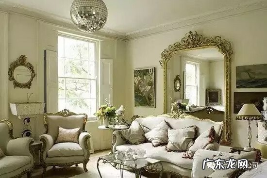 抖音里有个人脖子上挂个酒壶 风水学挂镜子和酒壶什么意思