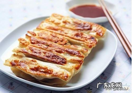 锅贴怎么做好吃又简单 锅贴的做法和配方