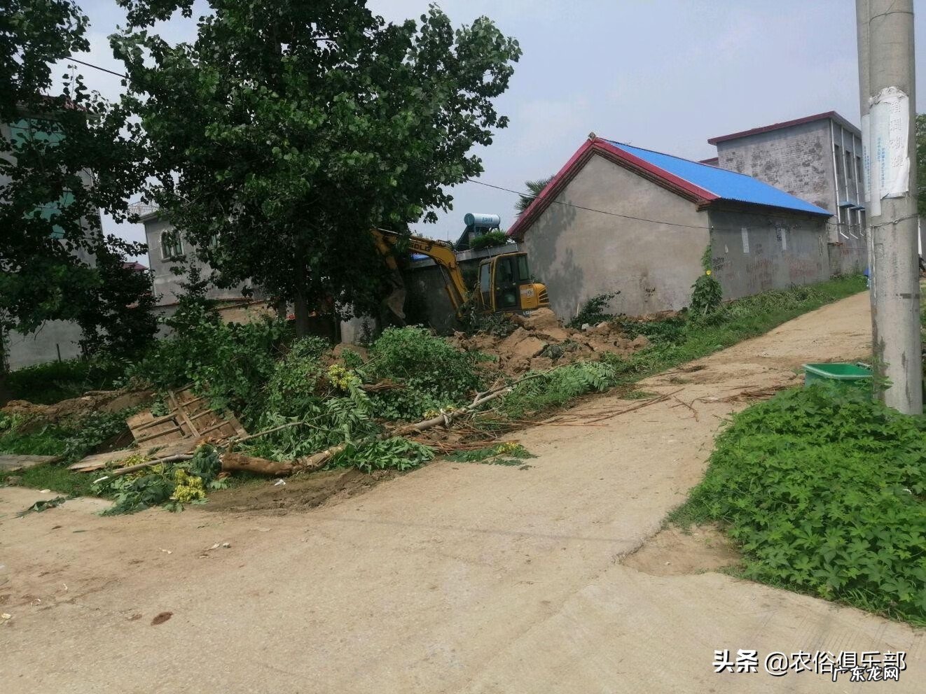 风水说法中间大门两边窗 窗户在两墙夹缝里风水