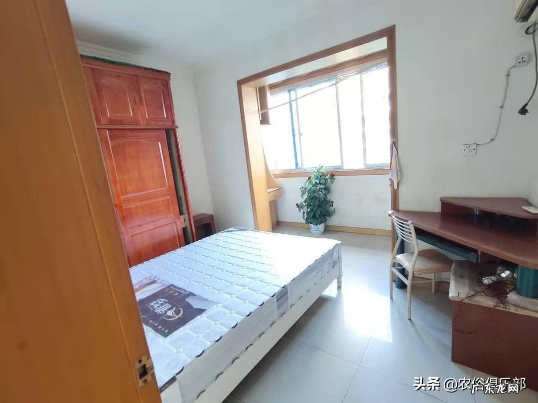 风水说法中间大门两边窗 窗户在两墙夹缝里风水