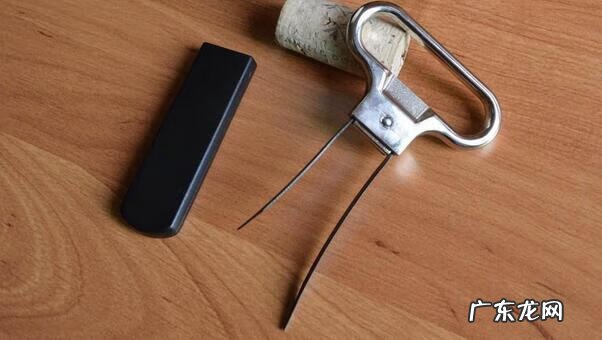 塑料开瓶器怎么开红酒 红酒开瓶器怎么开红酒