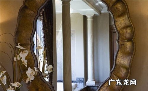 两镜子对立风水来说 两面镜子相对放着 风水