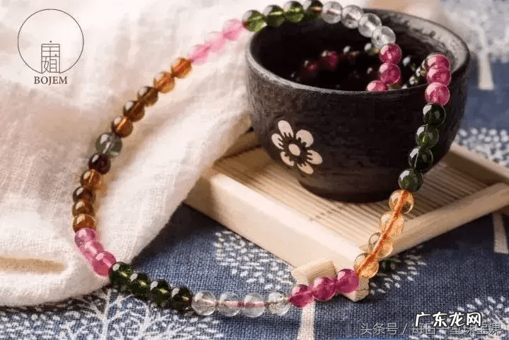 玉和银手镯能同时戴一只手吗 手上同时戴银手镯和玉手镯风水