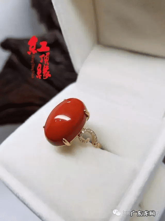 金戒指戴哪只手 左手中指戴金戒指风水