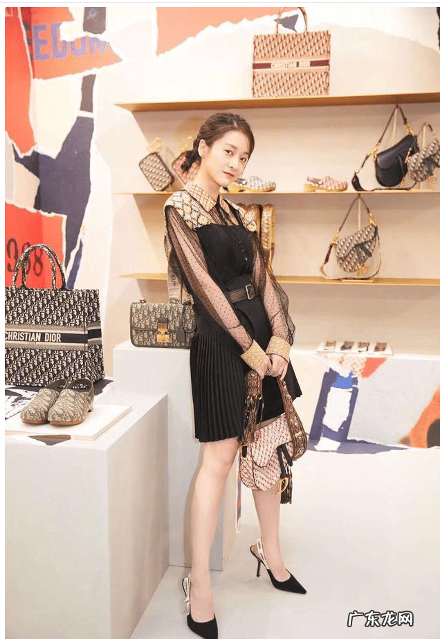 马鞍包适合什么风格 包包形状风水马鞍包