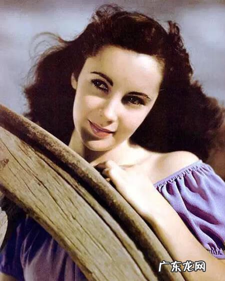 隆胸什么价 明星隆胸价格多少