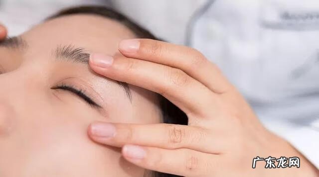 改善眼部皱纹的最好东西是啥 去眼部皱纹的方法有哪些