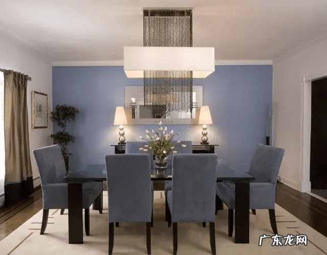 卧室刷蓝色的墙好看吗 墙壁刷蓝色好看吗