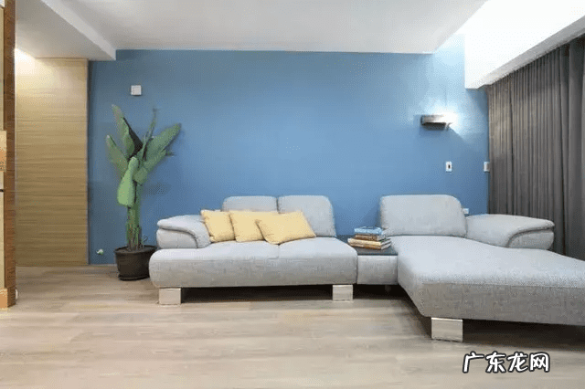 卧室刷蓝色的墙好看吗 墙壁刷蓝色好看吗