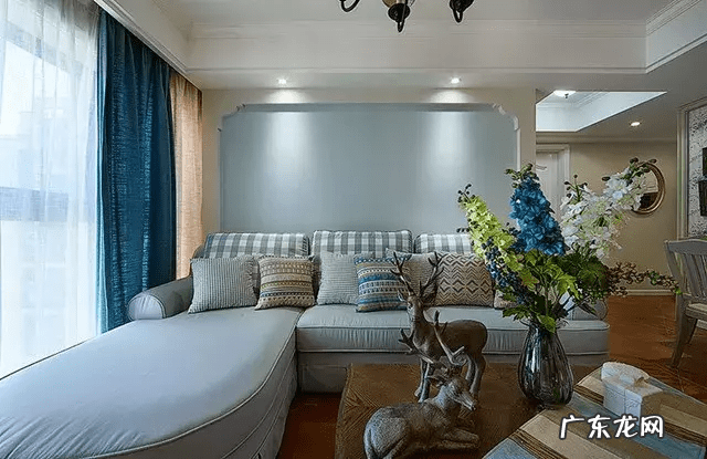 卧室刷蓝色的墙好看吗 墙壁刷蓝色好看吗