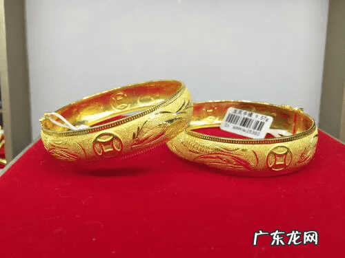 属龙的戴什么黄金吊坠最好 属龙金手镯风水