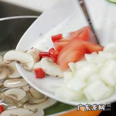 炖鸡汤放什么材料好吃 香茅炖鸡汤做法