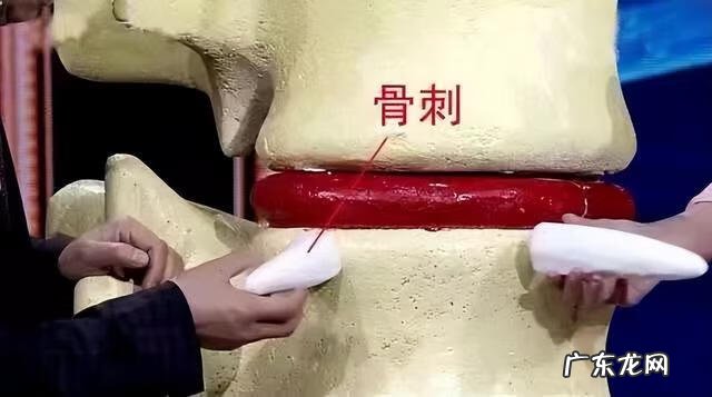 无缘无故背痛是怎么回事 早上起来背痛是怎么回事