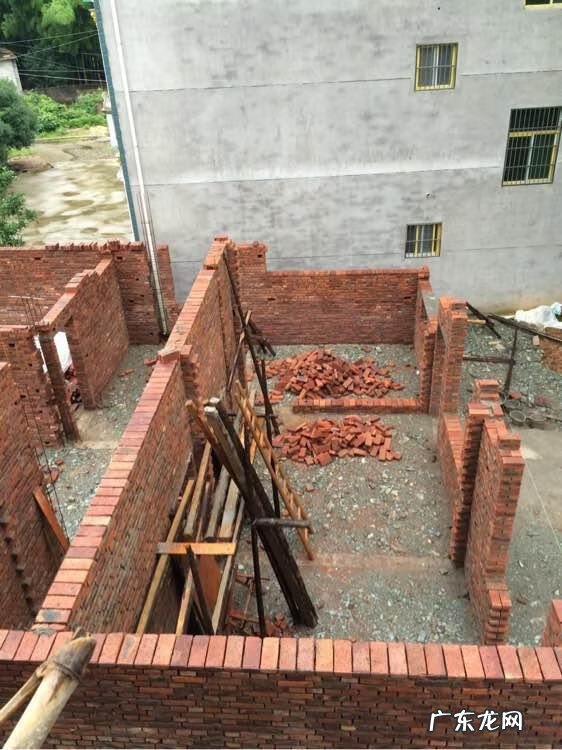 水泥砖厂用什么名字好 砖厂旁边做房子好不好?