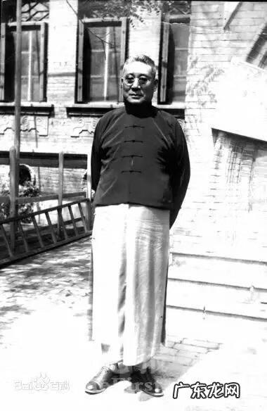 主持稿的开场白和结尾 上课主持稿开场白