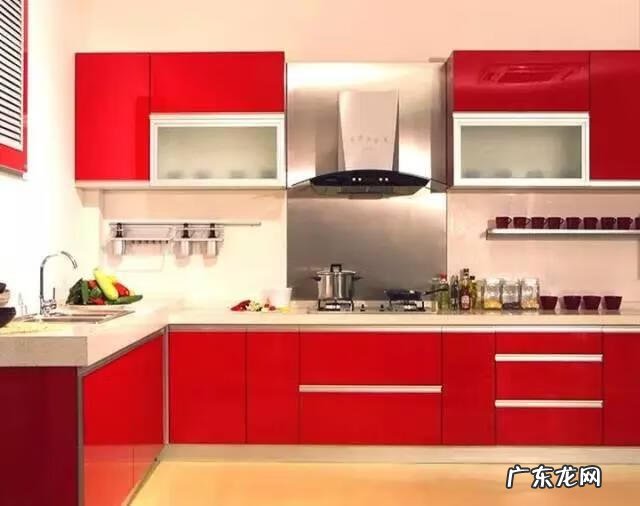 厨房门用红色风水好吗 橱柜做红色对风水好吗吗