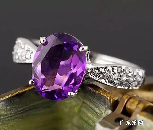 硬币放在水里招财 硬币怎么招财