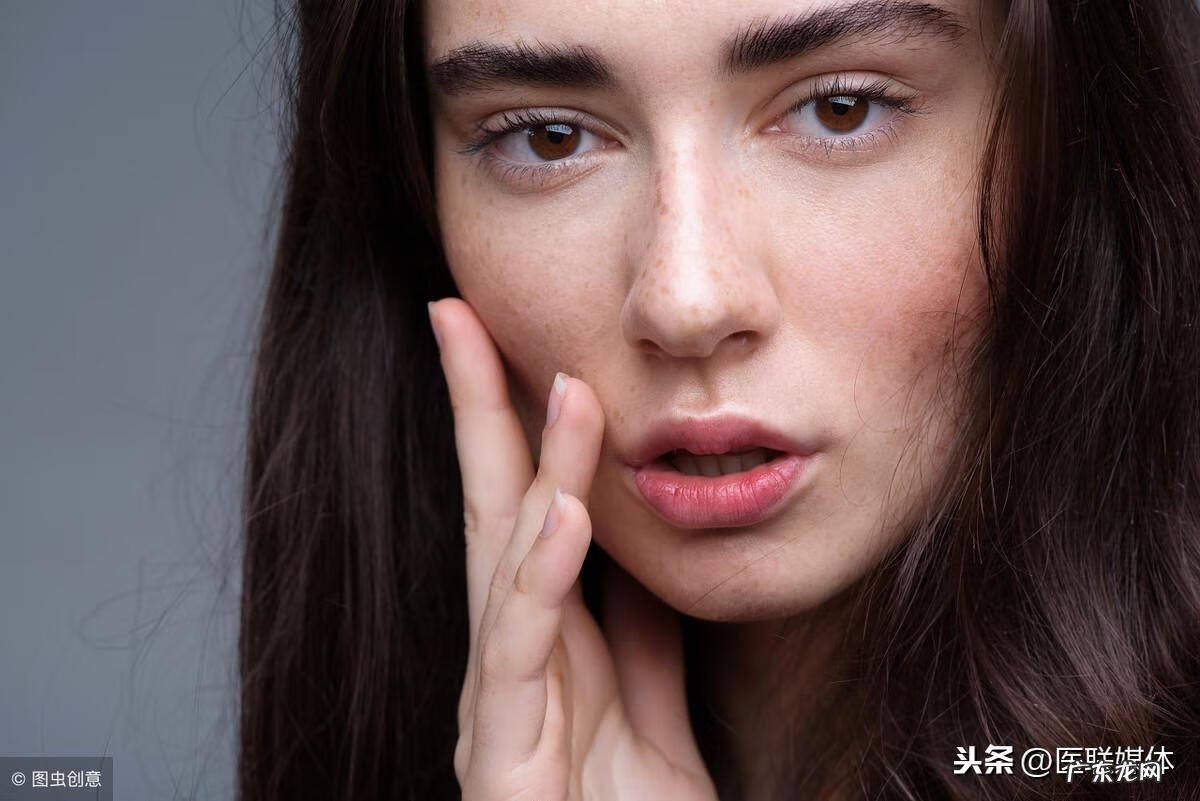 脸上红血丝明显怎么办 脸上红血丝怎么办呢