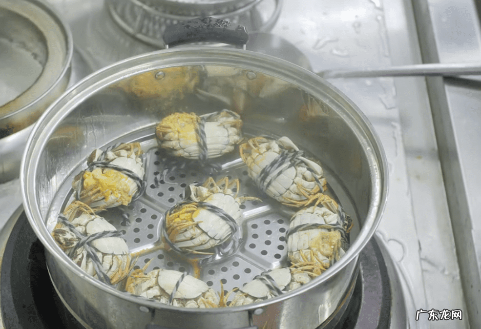 螃蟹死了多久之内吃没事 怎么判断螃蟹死了多久