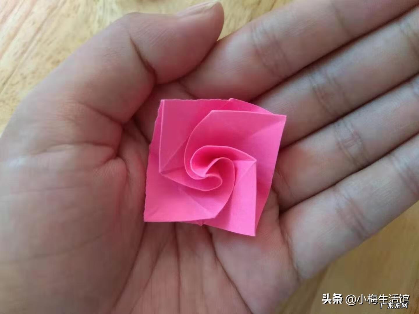 玫瑰花折法的教程 玫瑰花折法教程