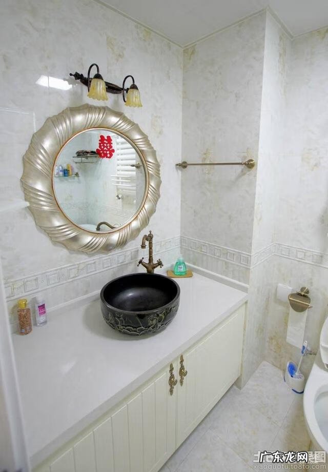 折叠式风水镜浴柜 折叠风水镜陶瓷一体盆图片