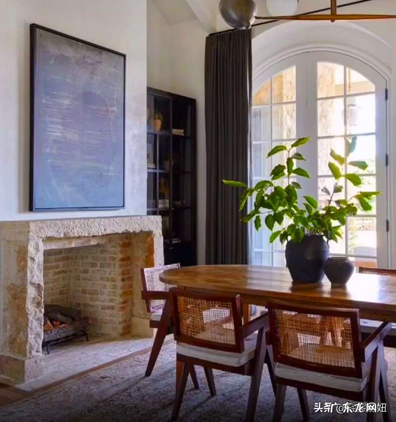 餐桌和餐椅的形状和材质重要吗 高级餐厅用哪些主材搭配比较好