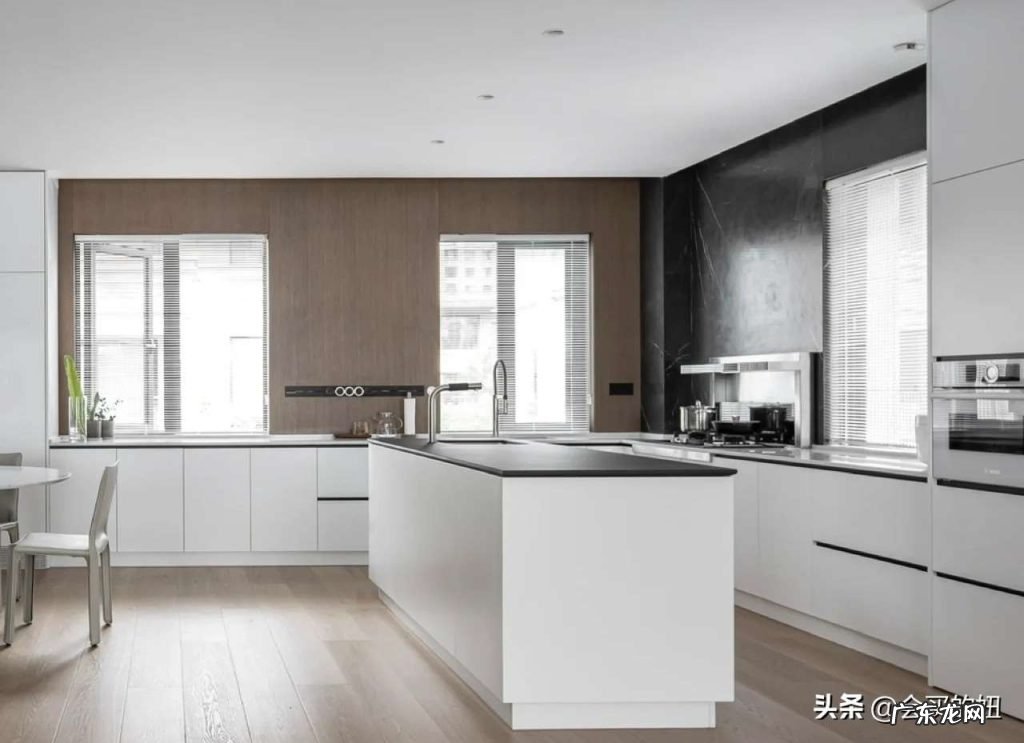 餐桌和餐椅的形状和材质重要吗 高级餐厅用哪些主材搭配比较好