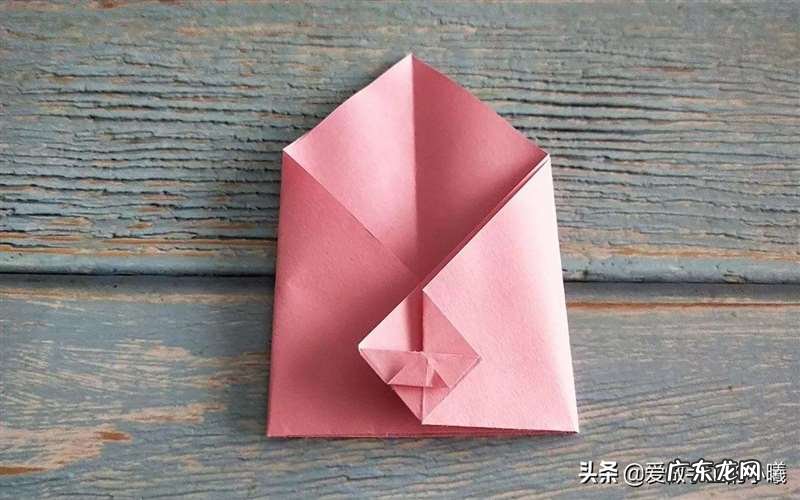 折纸爱心步骤图解 爱心怎么折简单又好看