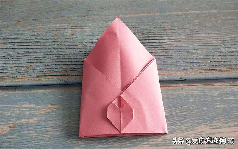折纸爱心步骤图解 爱心怎么折简单又好看