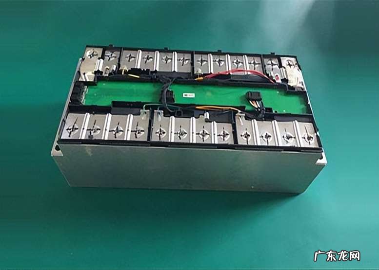 太阳能路灯亮灯时间怎么设置 太阳能路灯的电池怎么选择